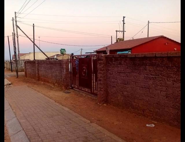 2 BEDROOM HOUSE FOR SALE IN MOHLAKENG